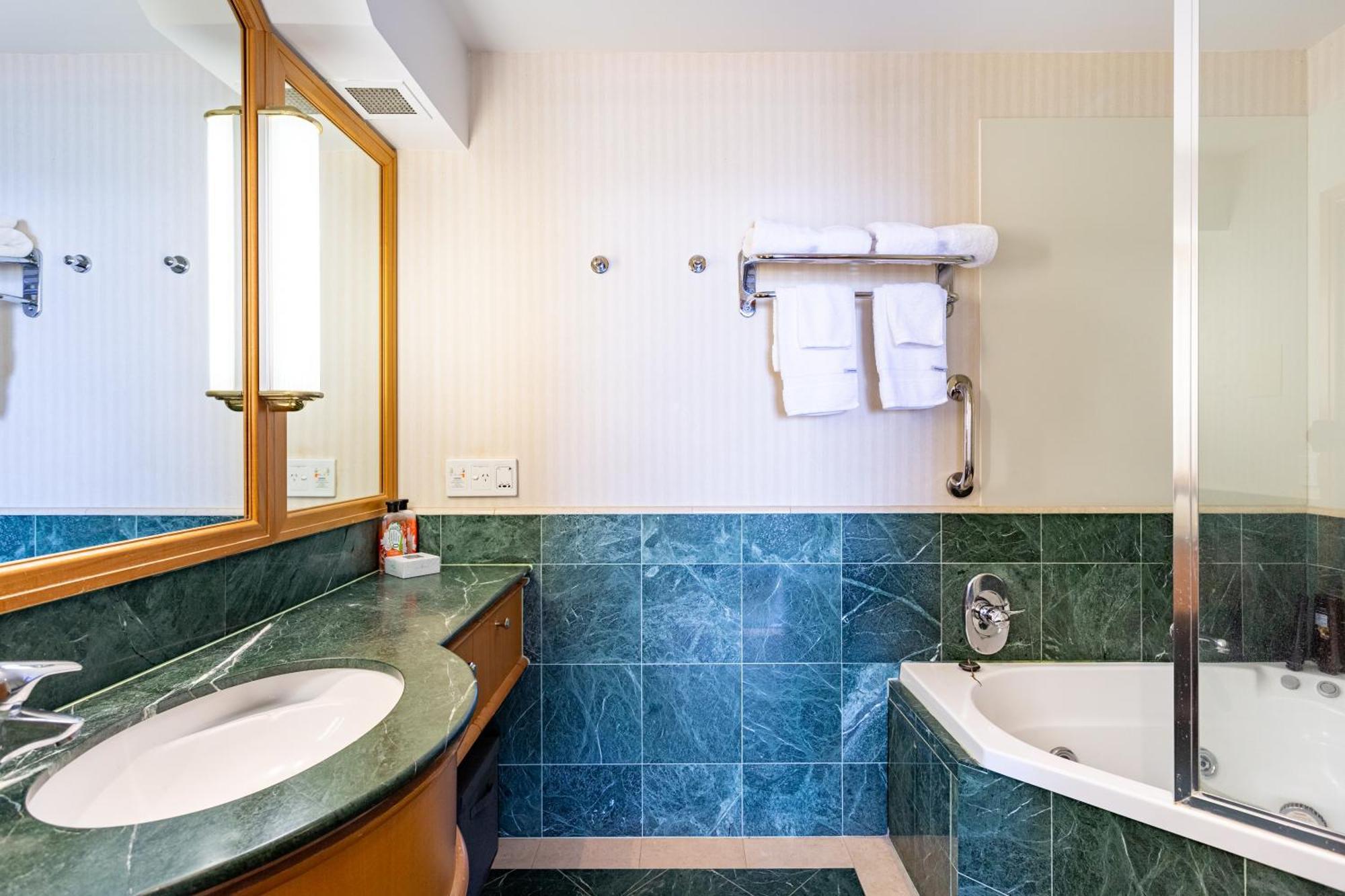 Luxury Privately Owned Ocean View Studio Apartments At O4Ks Gold Tower Gold Coast Buitenkant foto